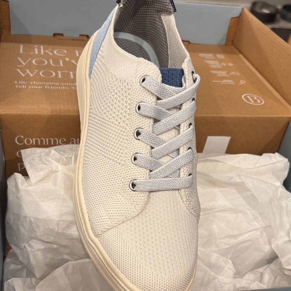 Life Stride Cream Athletic Shoes